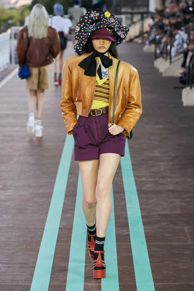 Look 7
